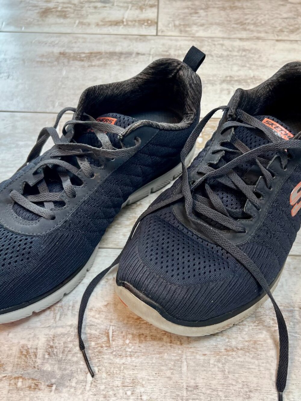 LAST CHANCE-FIRM PRICE!  Mens Sketchers Lite-Weight Blue Sneakers - Picture 2 of 7
